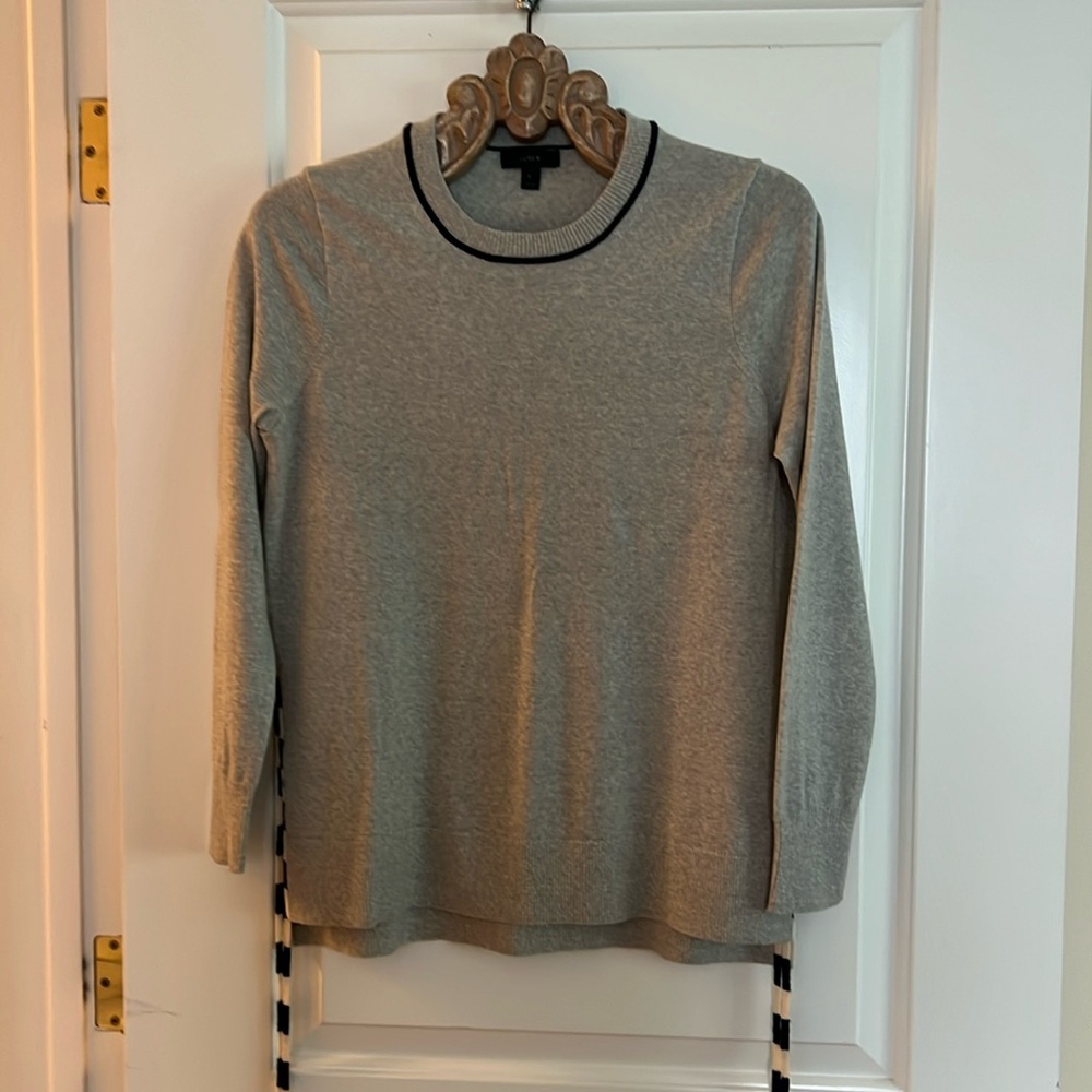 Grey merino wool pullover with striped trim
